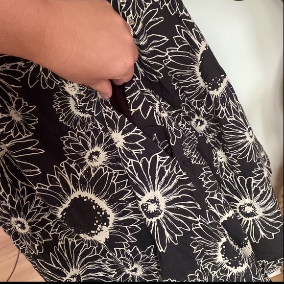 Urban Outfitters Black and White babydoll Patterned Dress - Picture 6 of 6